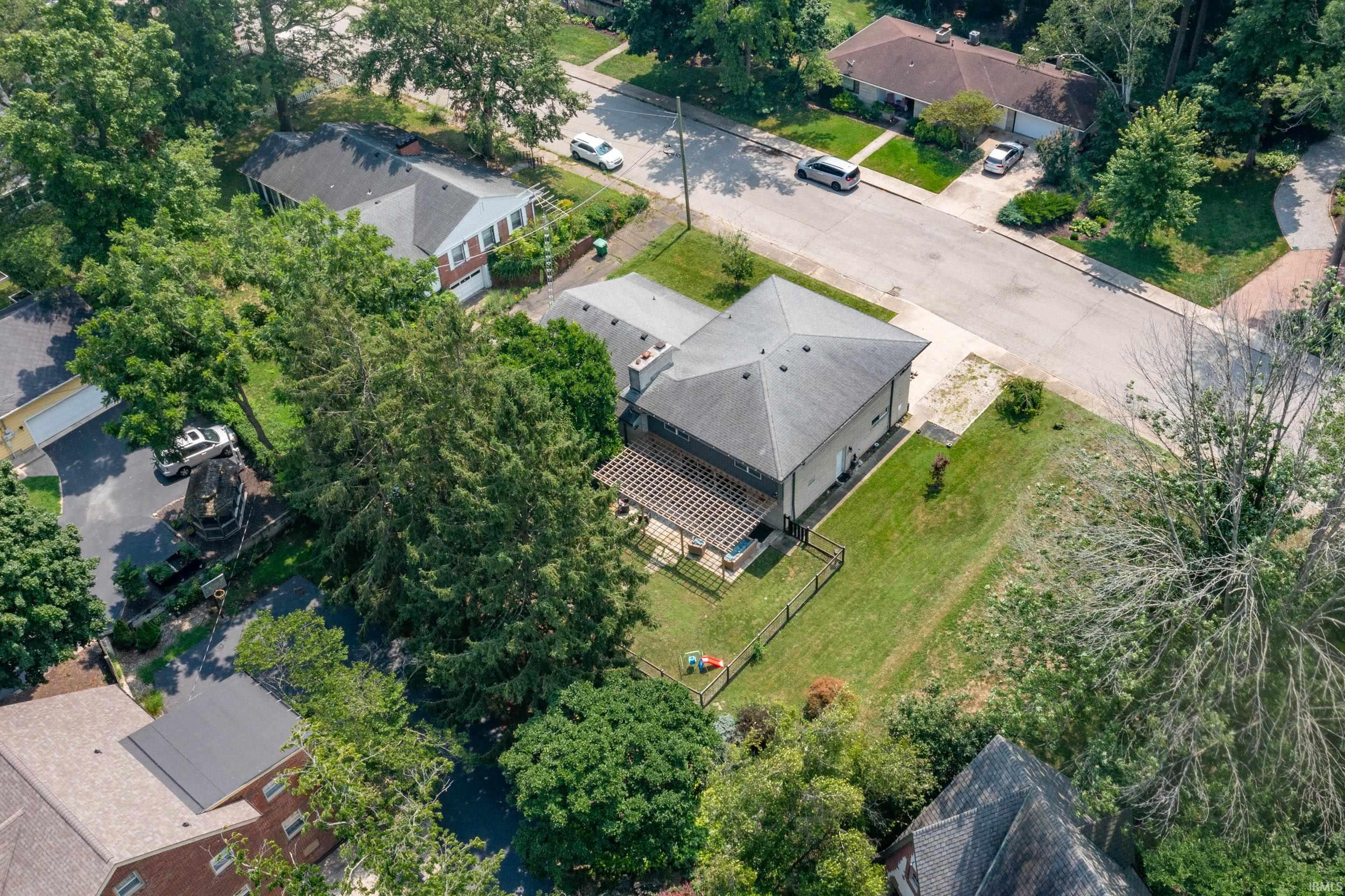 1112 Saint James Drive
