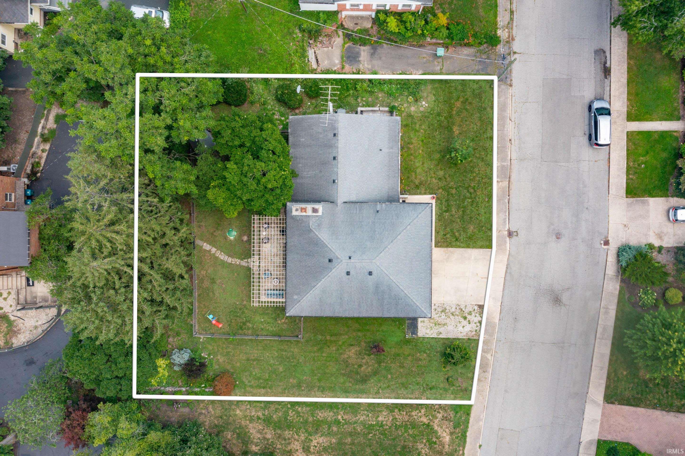 1112 Saint James Drive