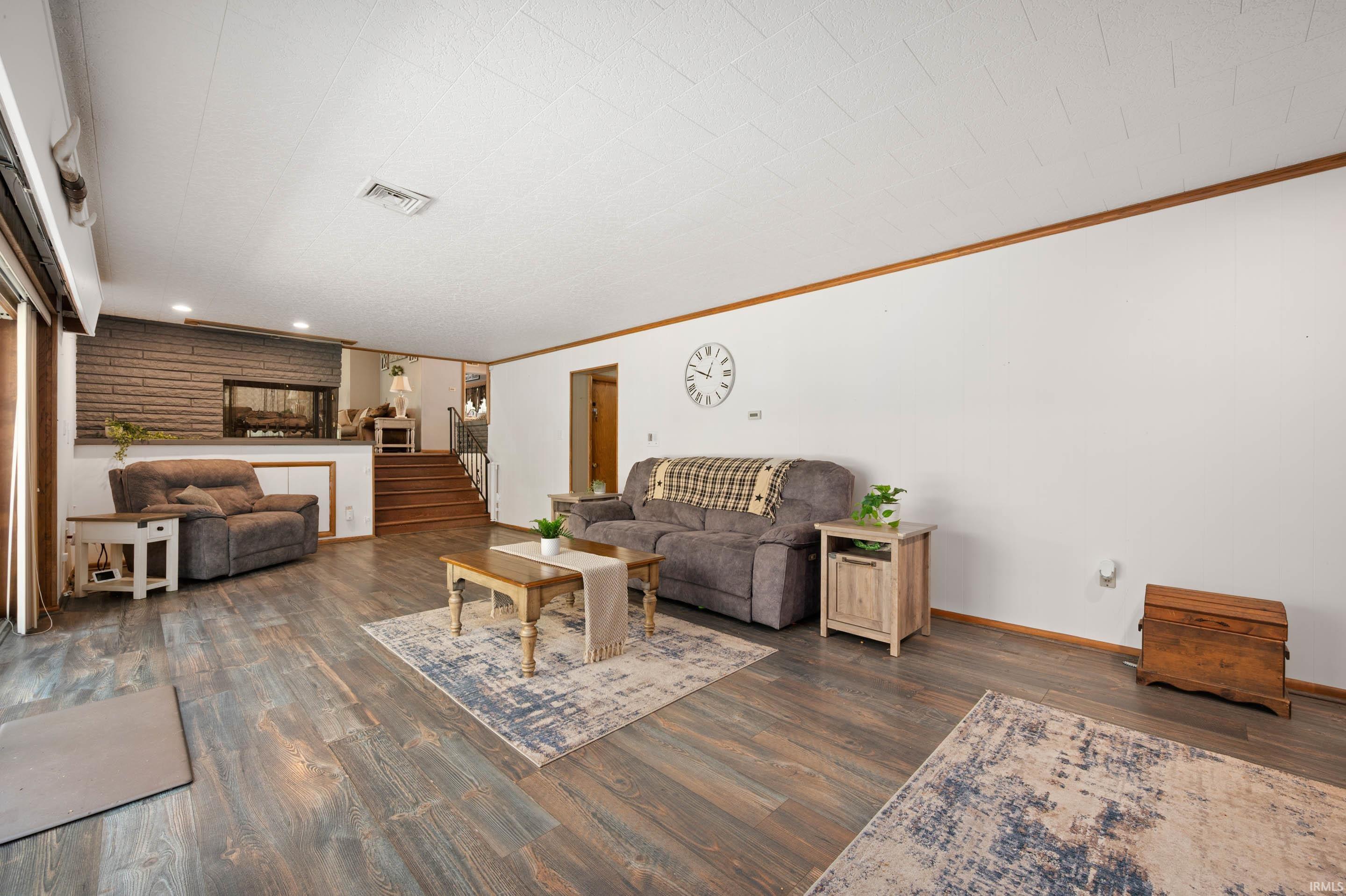1112 Saint James Drive