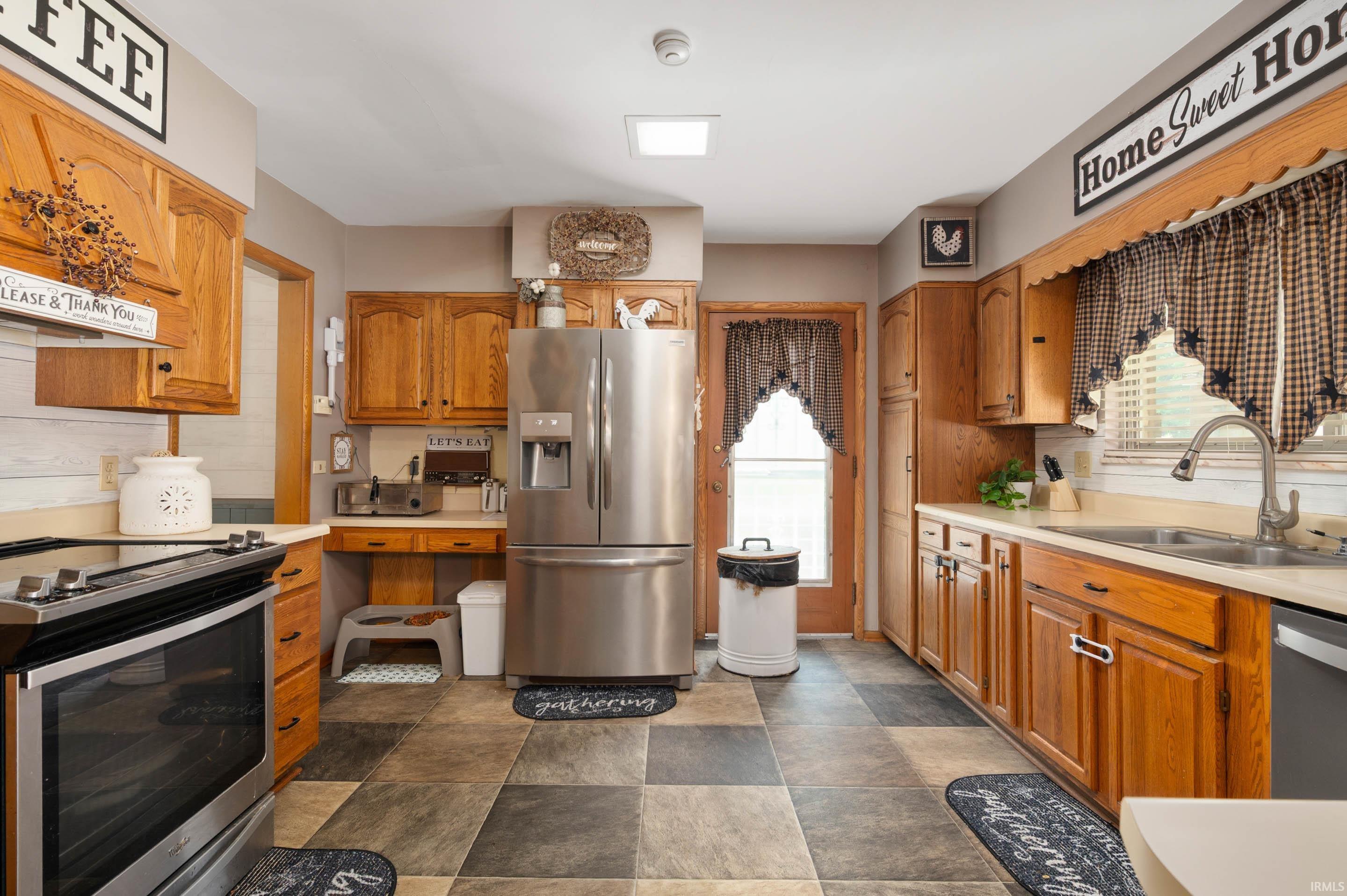 1112 Saint James Drive