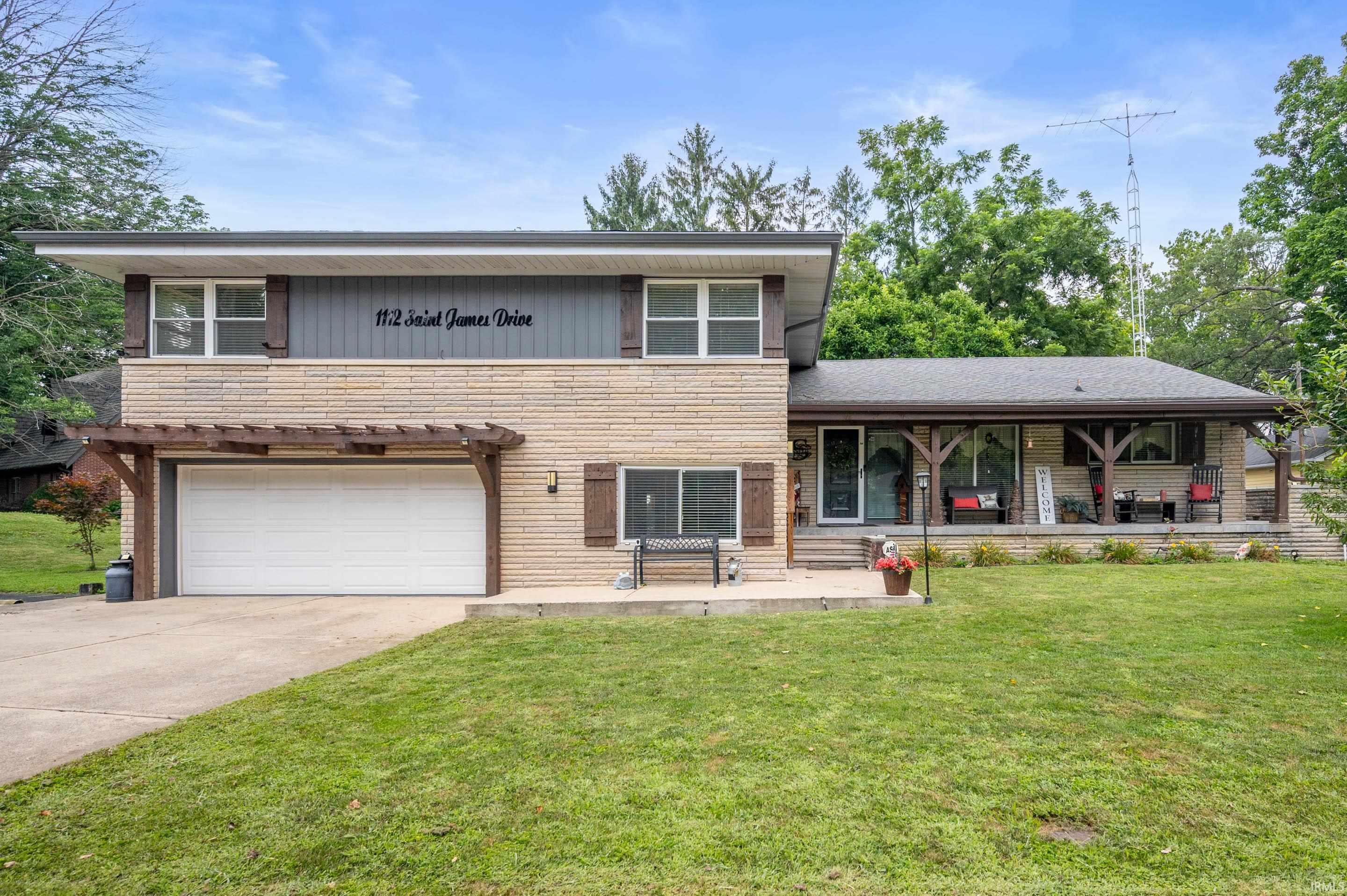 1112 Saint James Drive