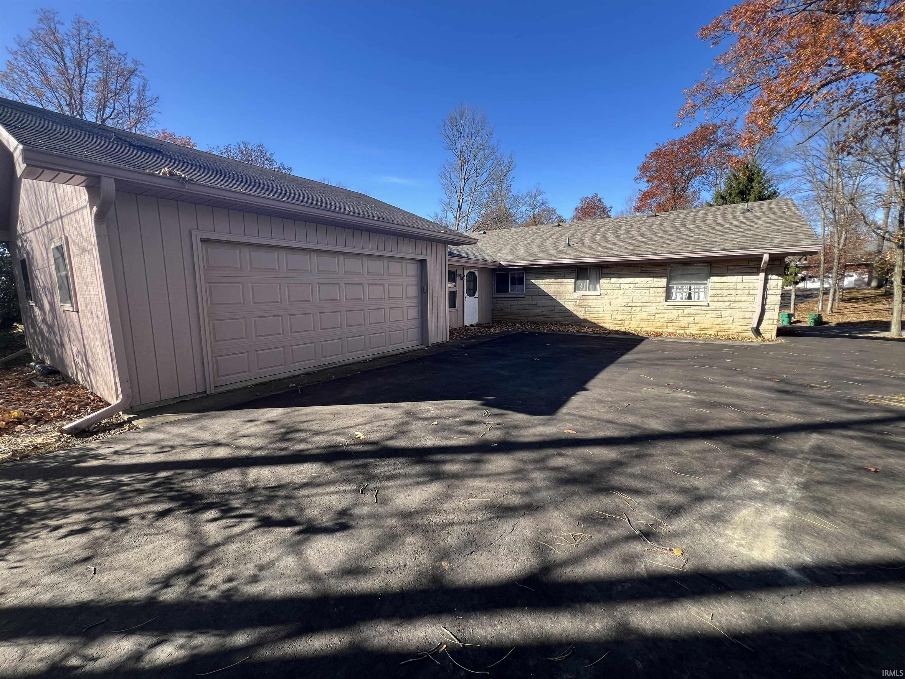 611 Black Road