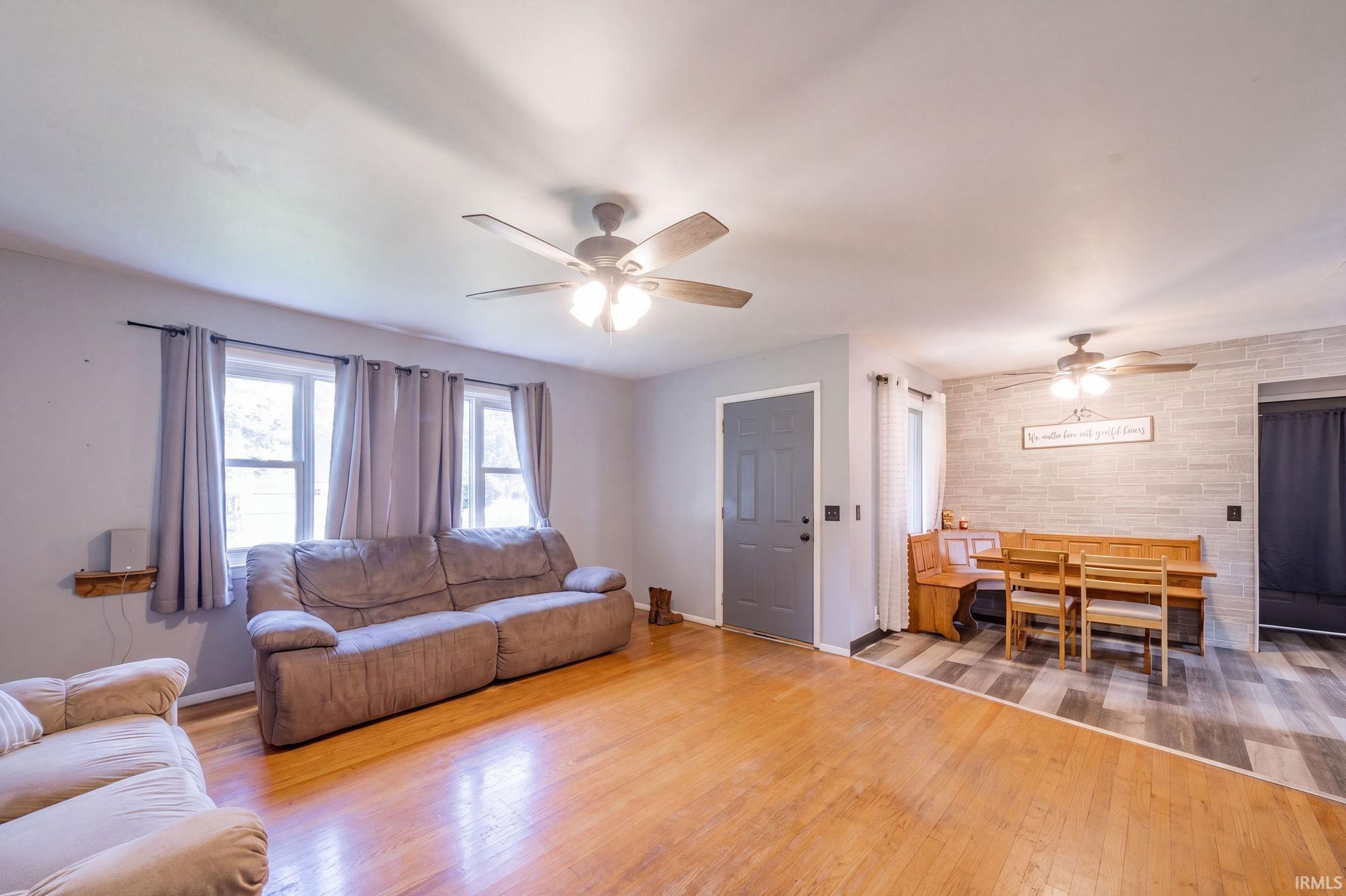 305 N Ellis Road