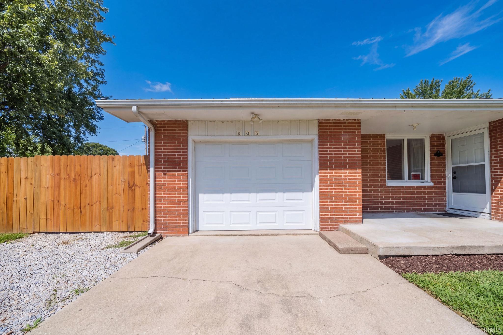 305 N Ellis Road