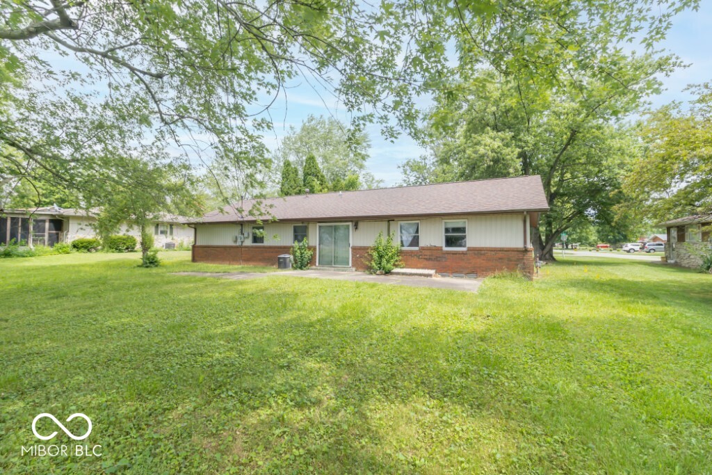 1043 Radio Lane