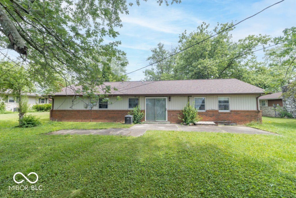 1043 Radio Lane