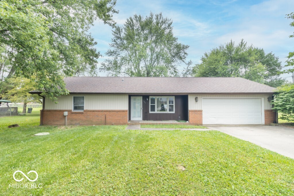 1043 Radio Lane