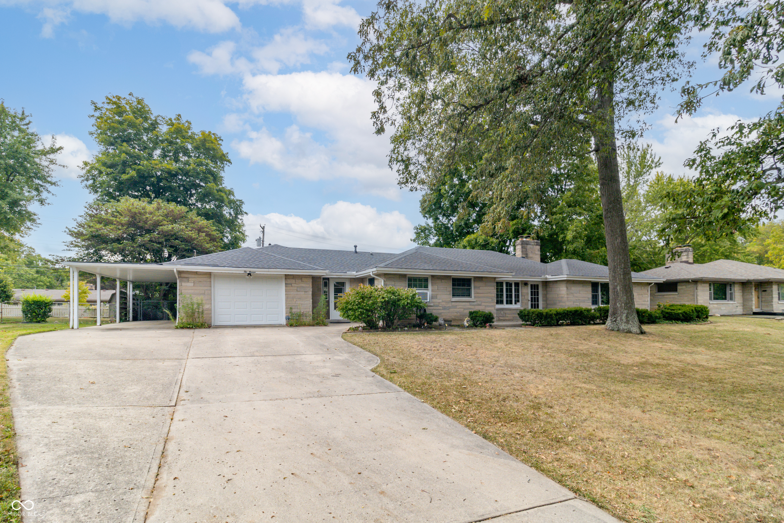 1011 Forest Drive