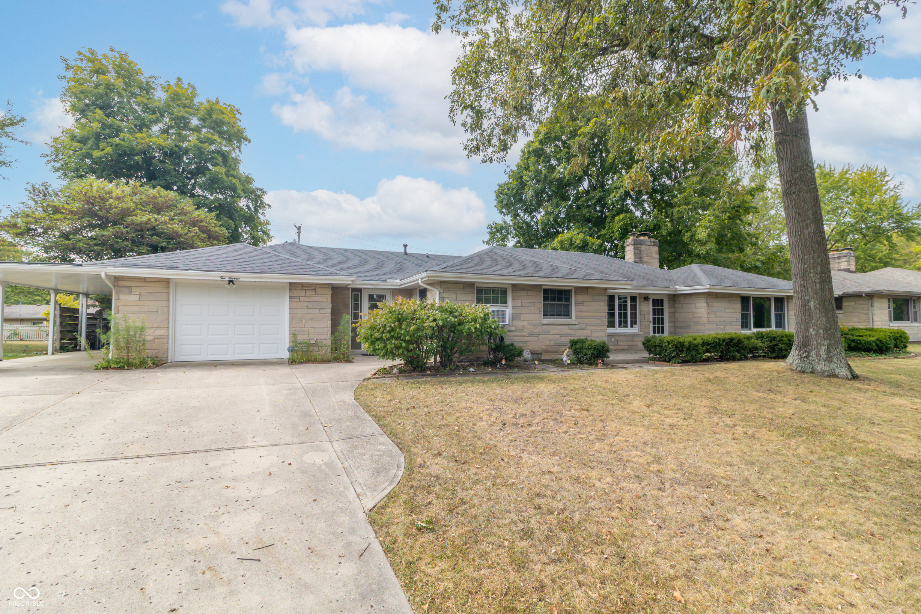 1011 Forest Drive