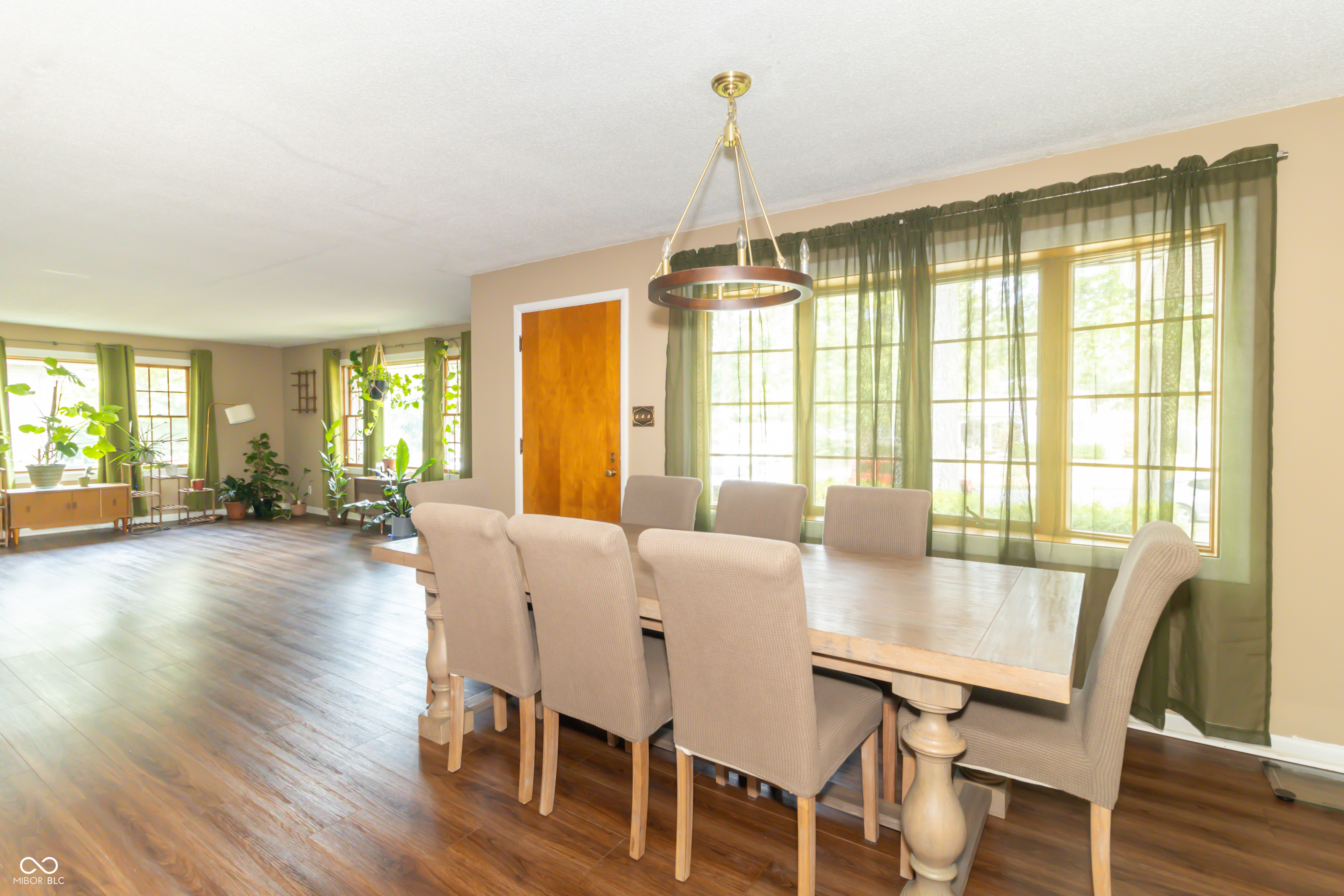 1011 Forest Drive