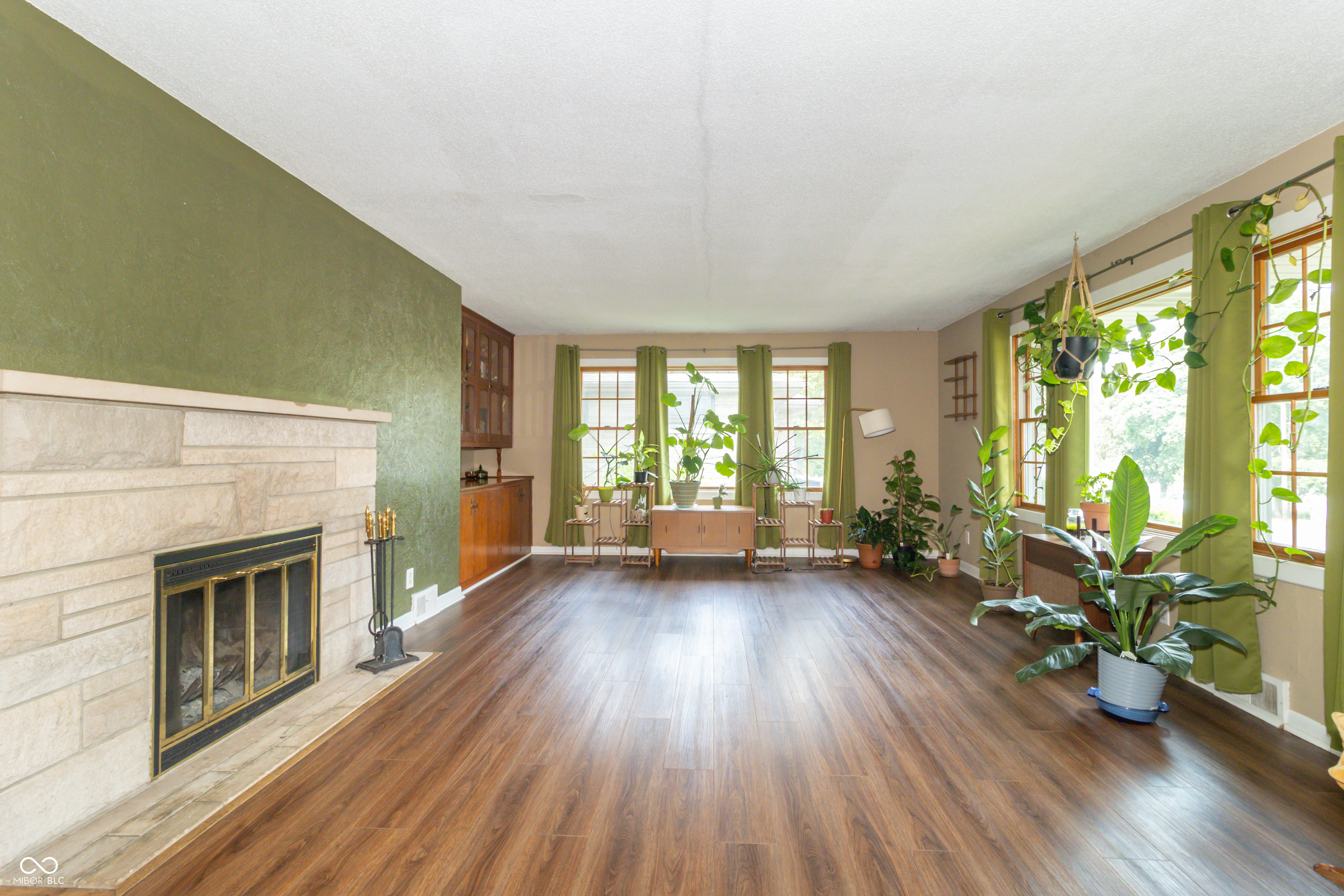 1011 Forest Drive