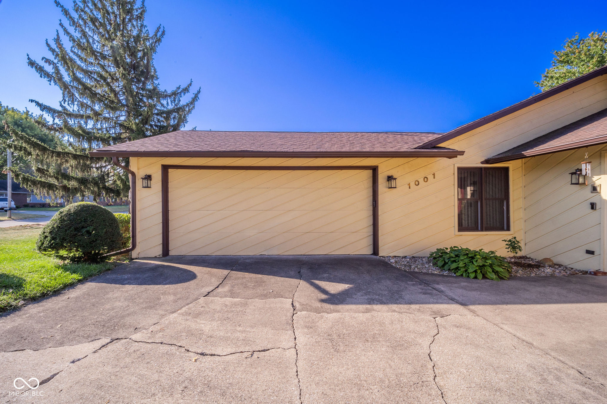 1001 S Devonshire Road