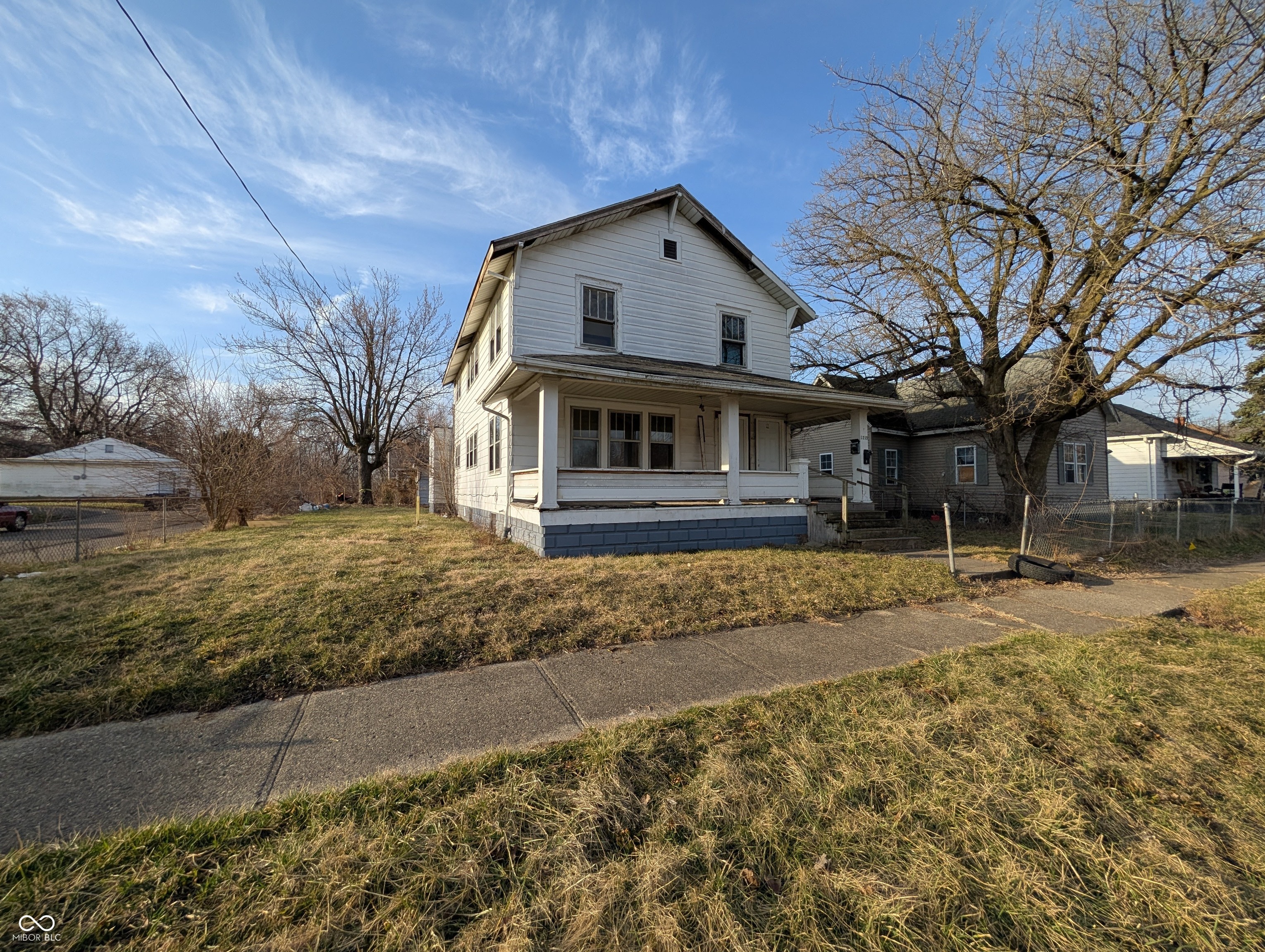 1215 E 28th Street