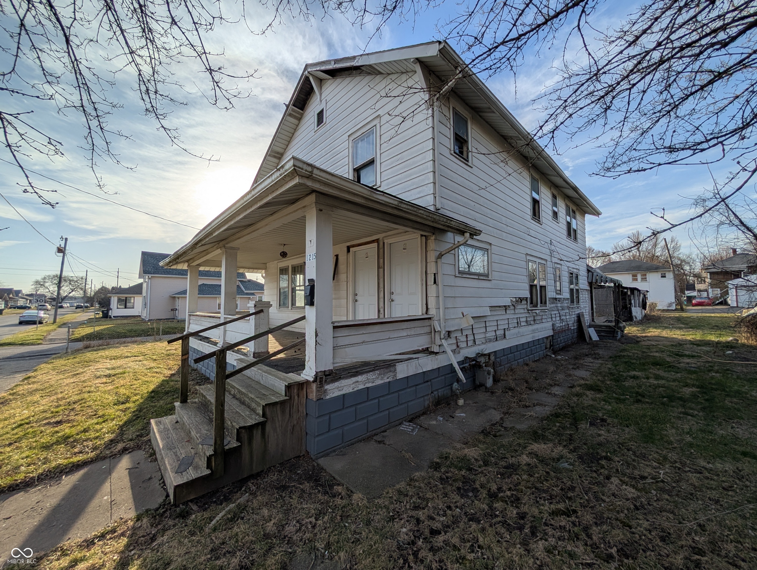 1215 E 28th Street