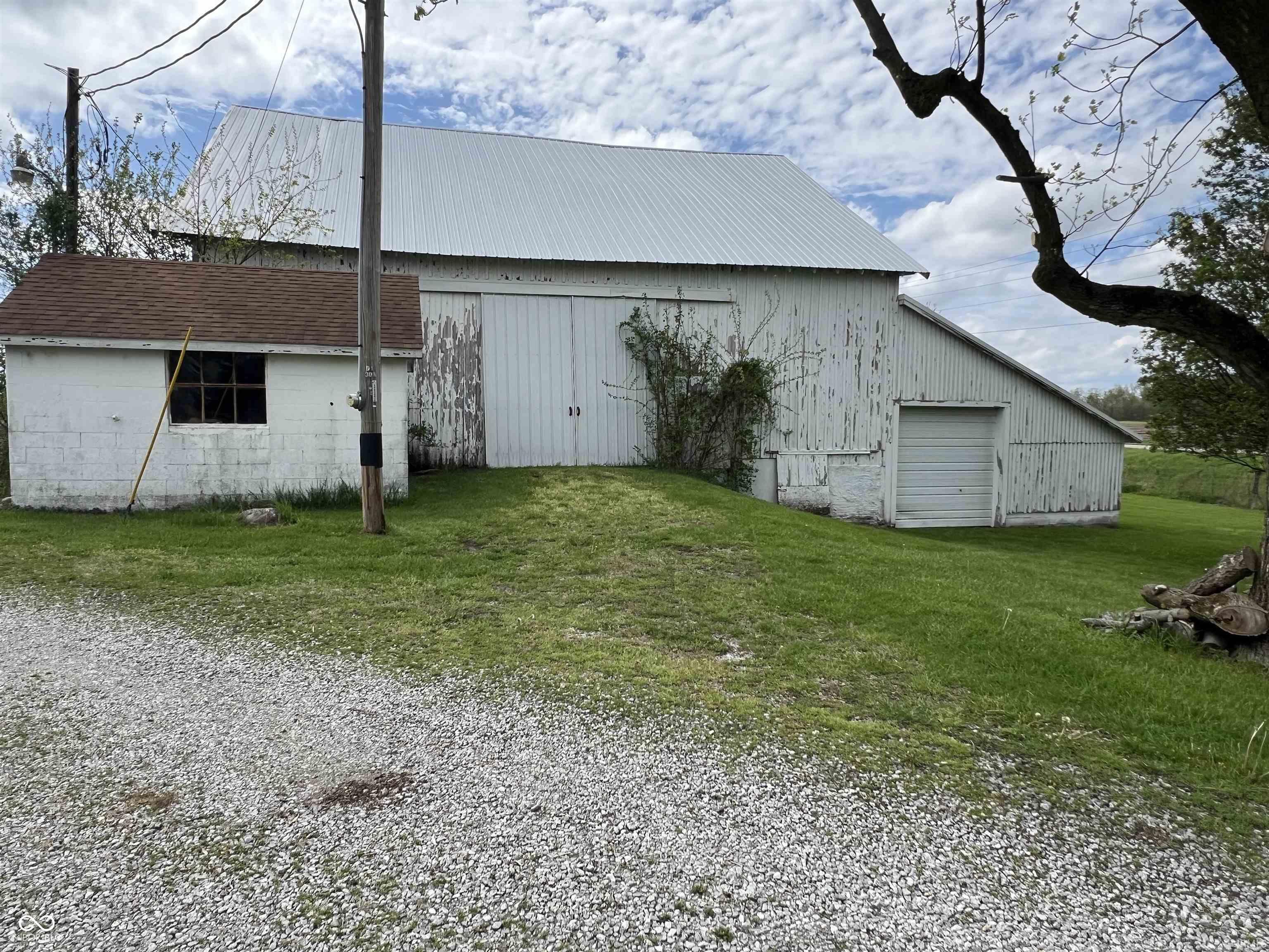 1345 E County Road 300 South