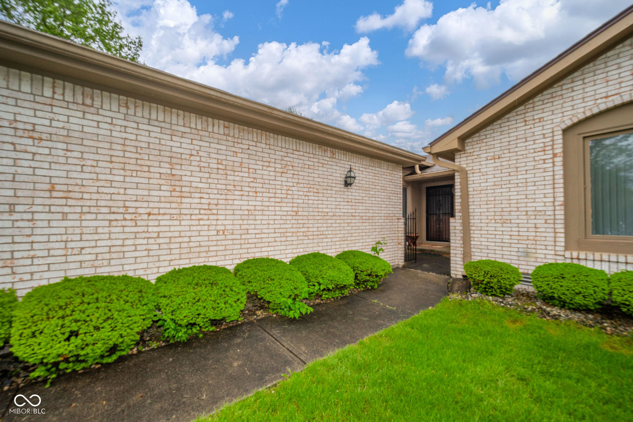 3537 Woodglen Way