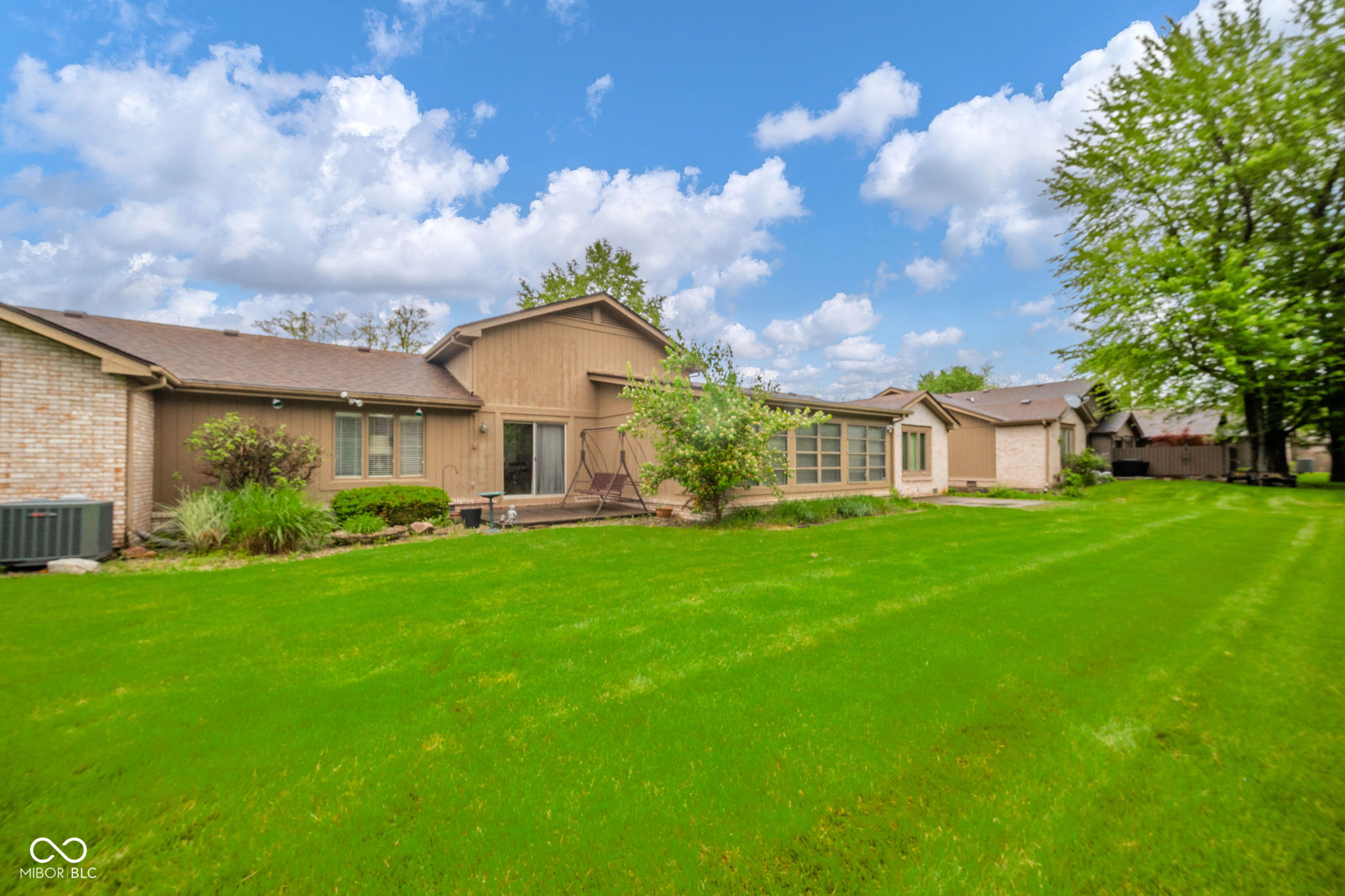 3537 Woodglen Way