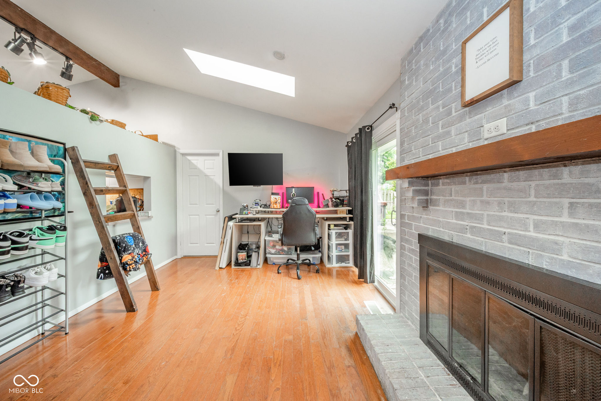 909 S Devonshire Road