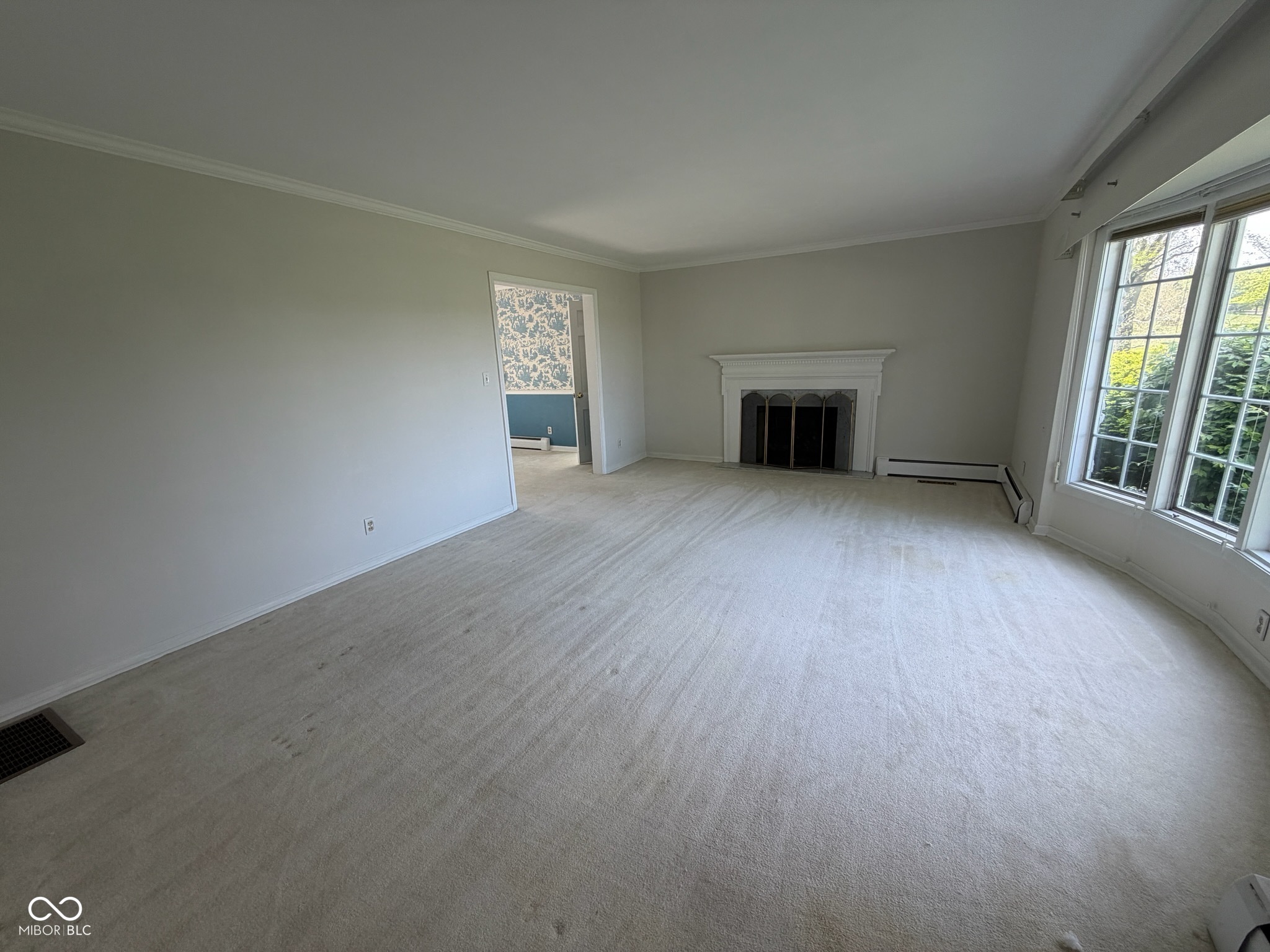 2702 Meadowbrook Drive