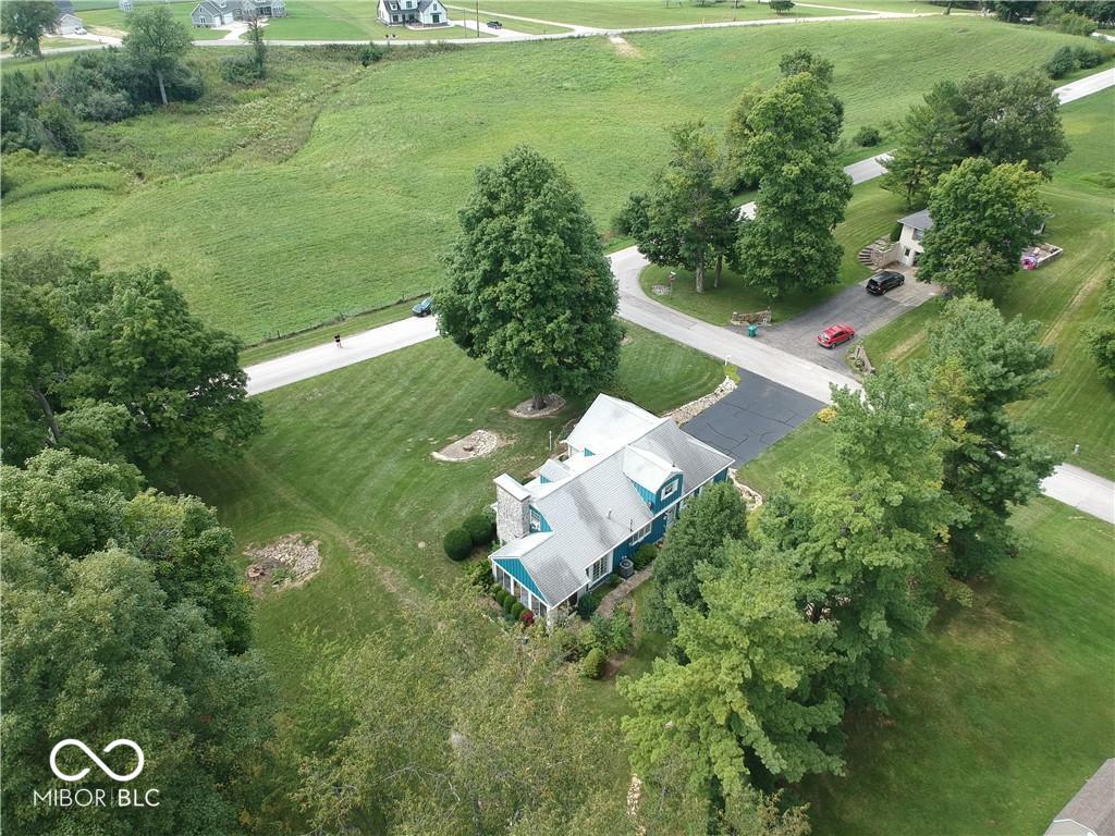 2702 Meadowbrook Drive