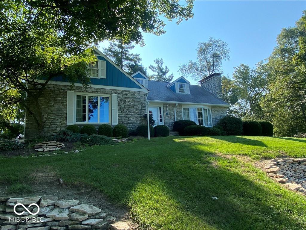 2702 Meadowbrook Drive