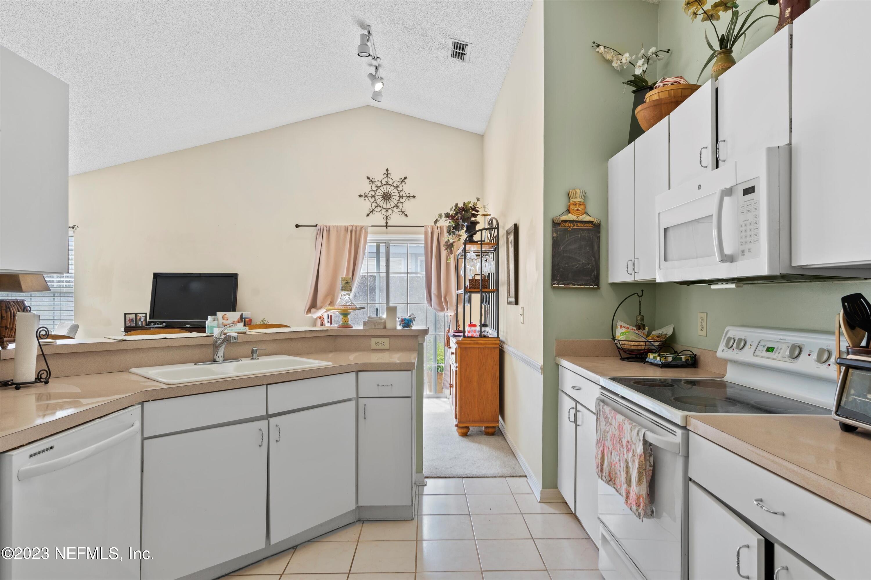 102 ST EMILION Court