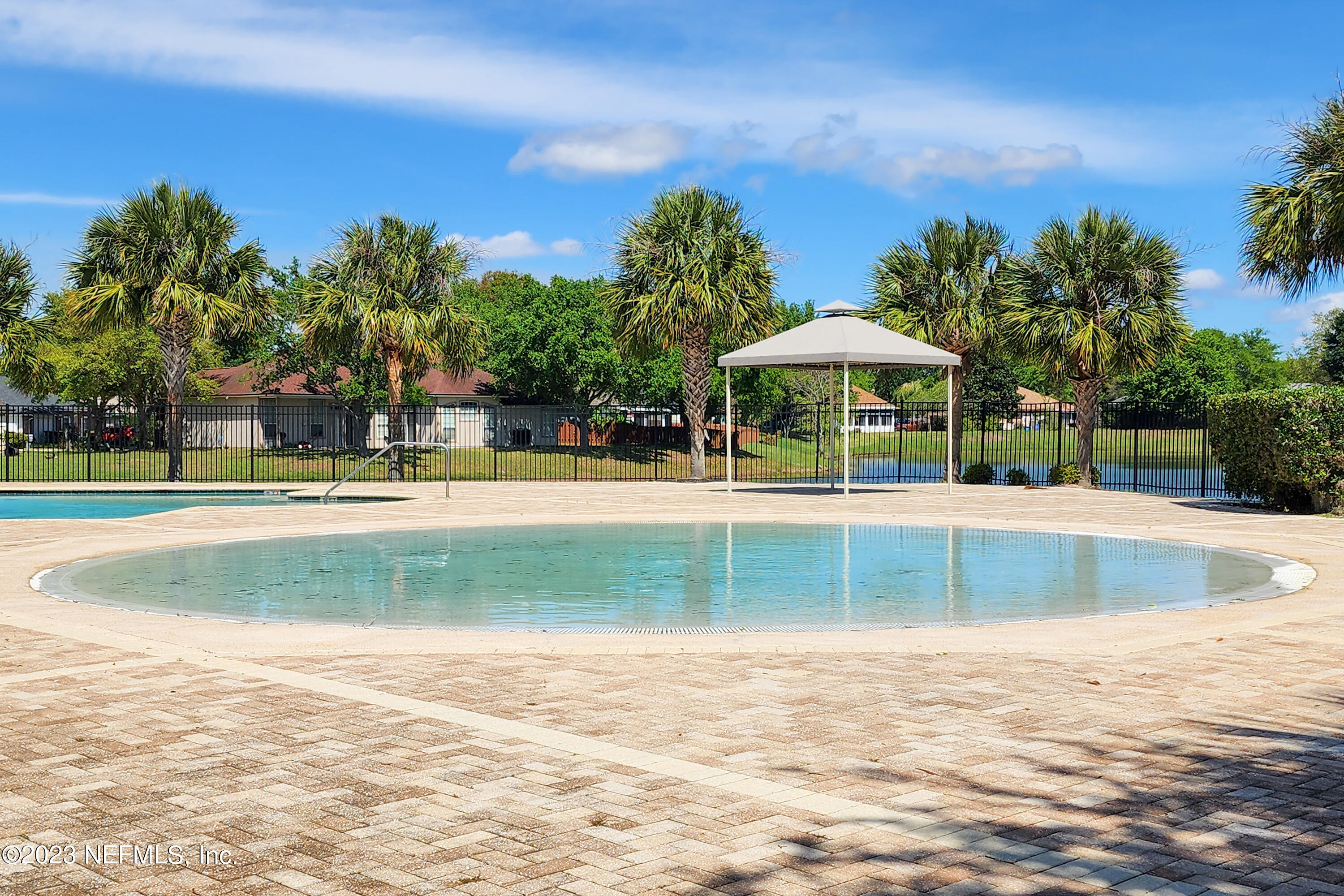 2131 WILLESDON Drive E