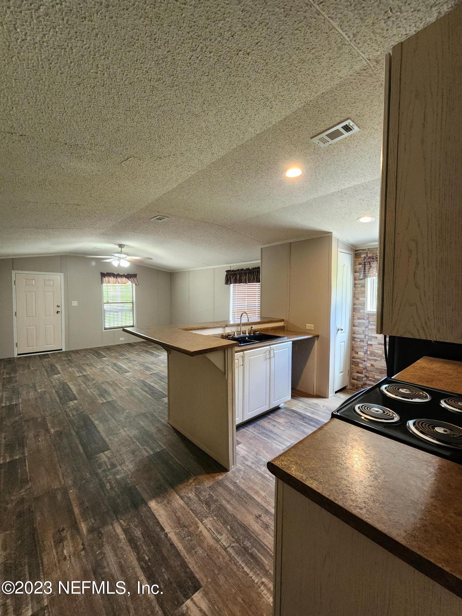 10651 STYCKET Avenue