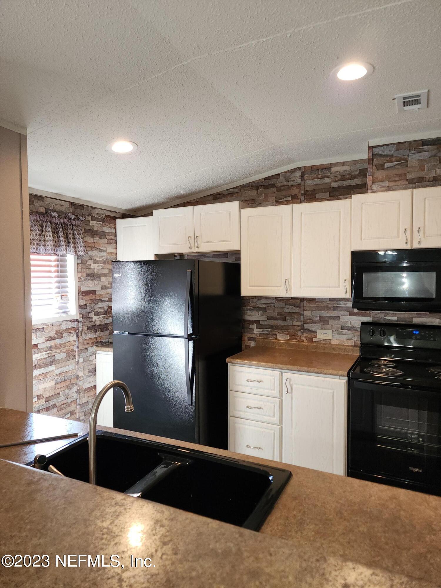 10651 STYCKET Avenue