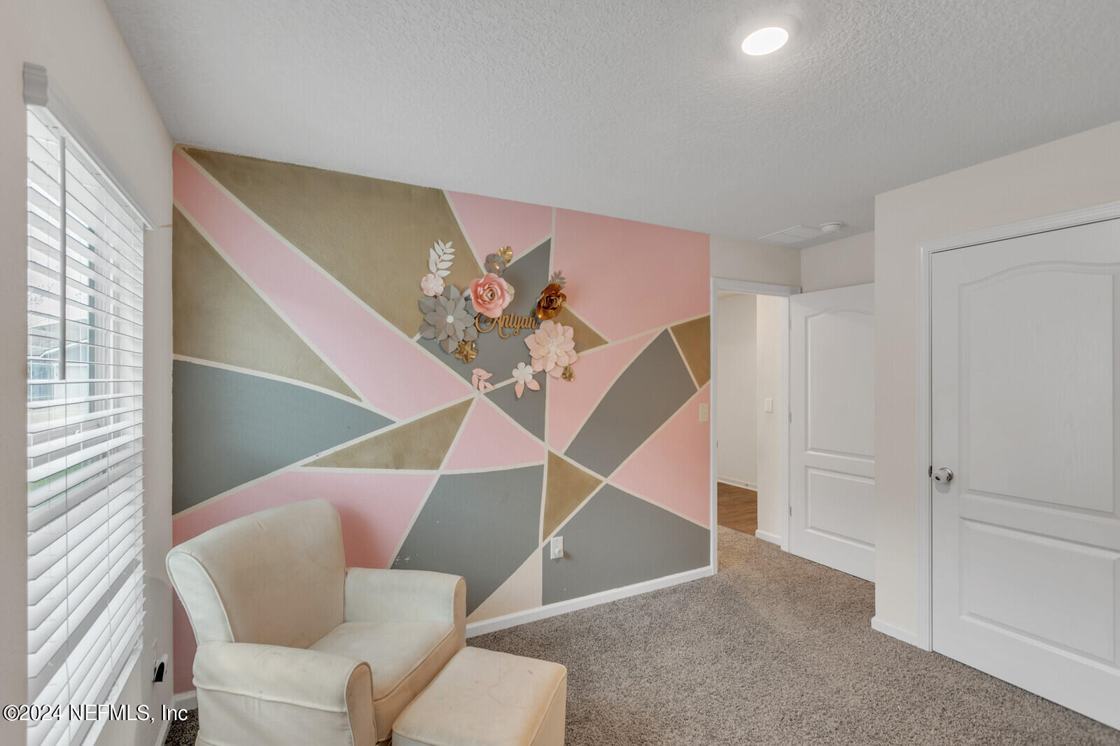 2464 BEACHVIEW Drive