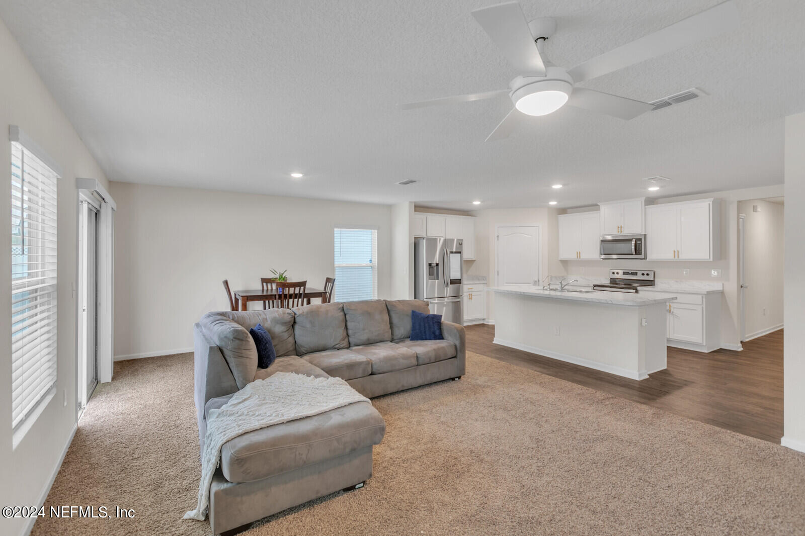 2464 BEACHVIEW Drive