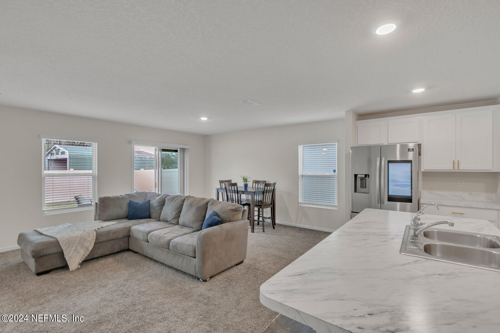 2464 BEACHVIEW Drive