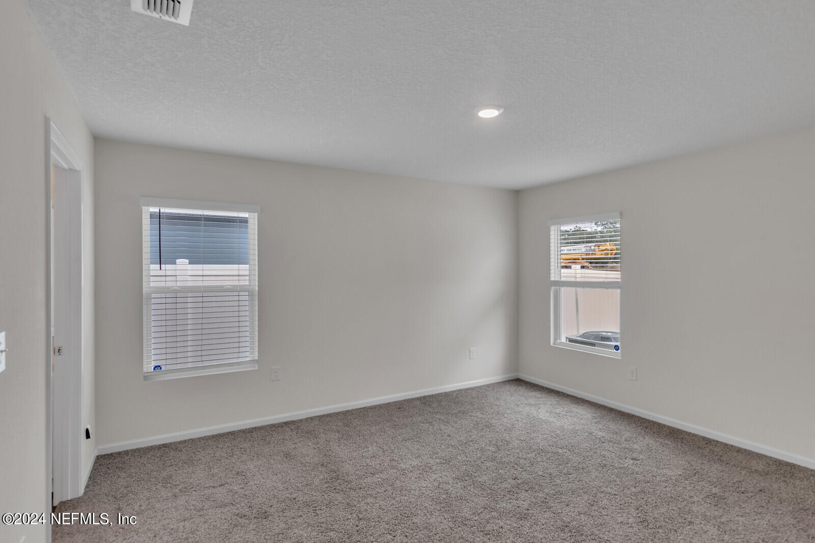 2464 BEACHVIEW Drive