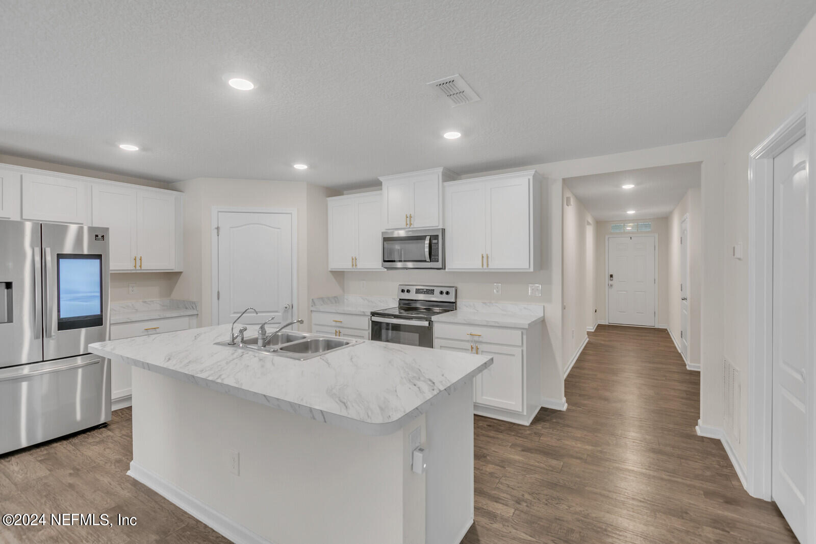 2464 BEACHVIEW Drive