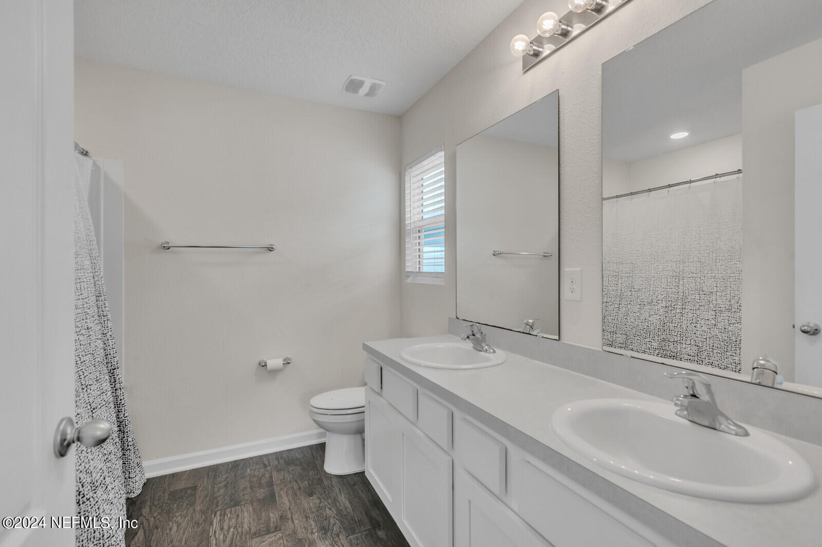 2464 BEACHVIEW Drive