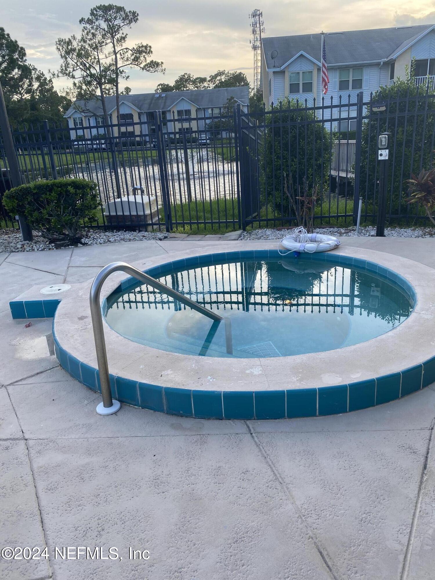 101 BENT TREE Drive, 78