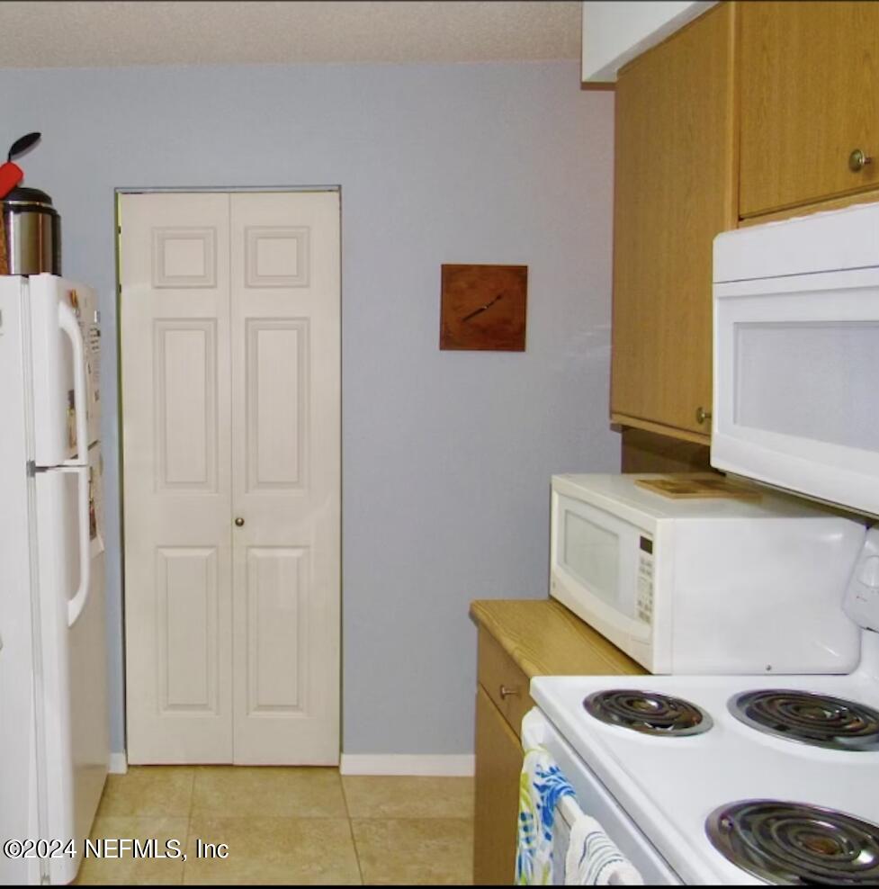 101 BENT TREE Drive, 78