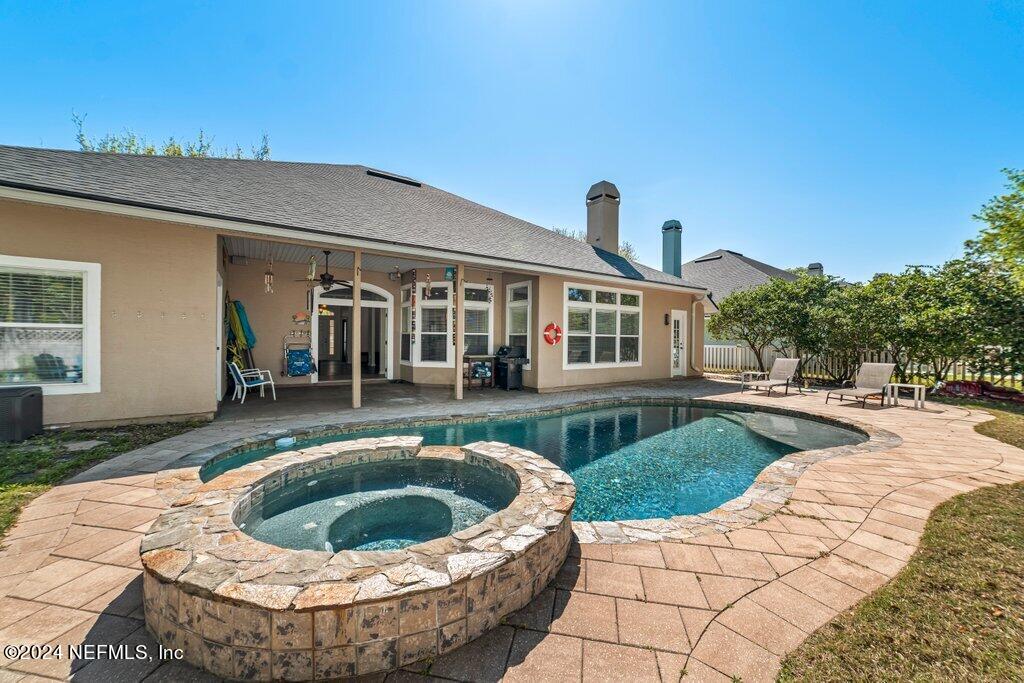 3800 W GLENDALE Court