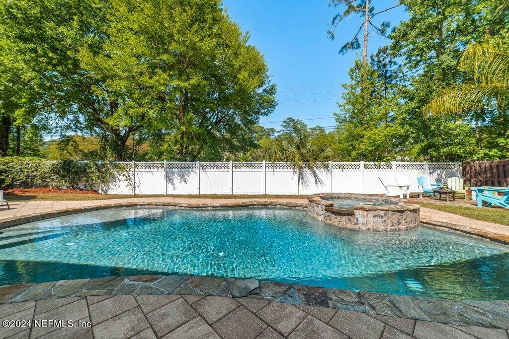 3800 W GLENDALE Court