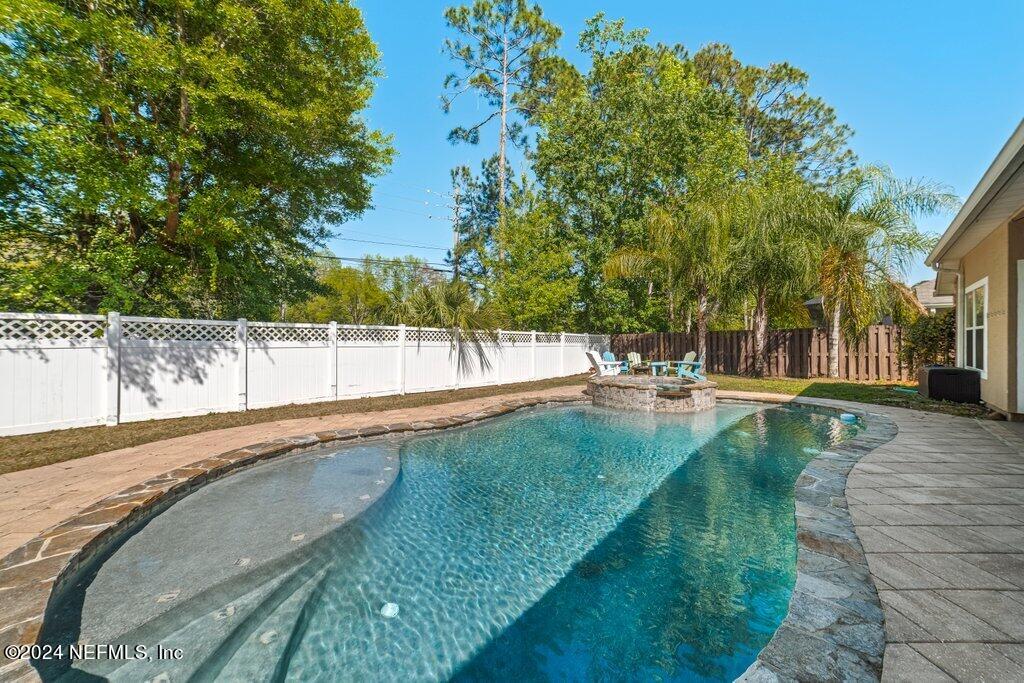 3800 W GLENDALE Court