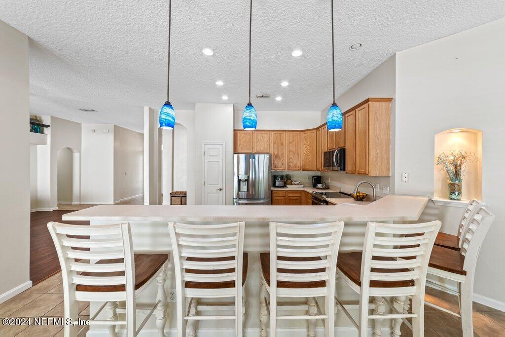 3800 W GLENDALE Court