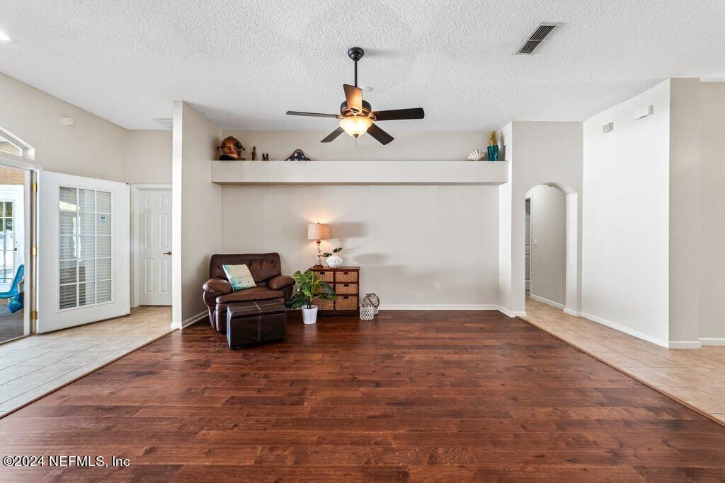 3800 W GLENDALE Court