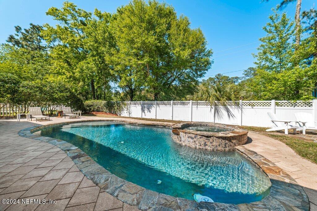 3800 W GLENDALE Court