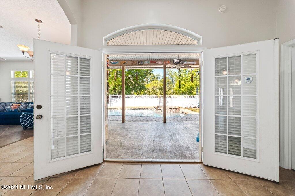 3800 W GLENDALE Court