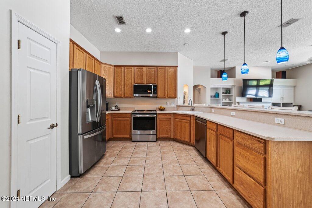 3800 W GLENDALE Court