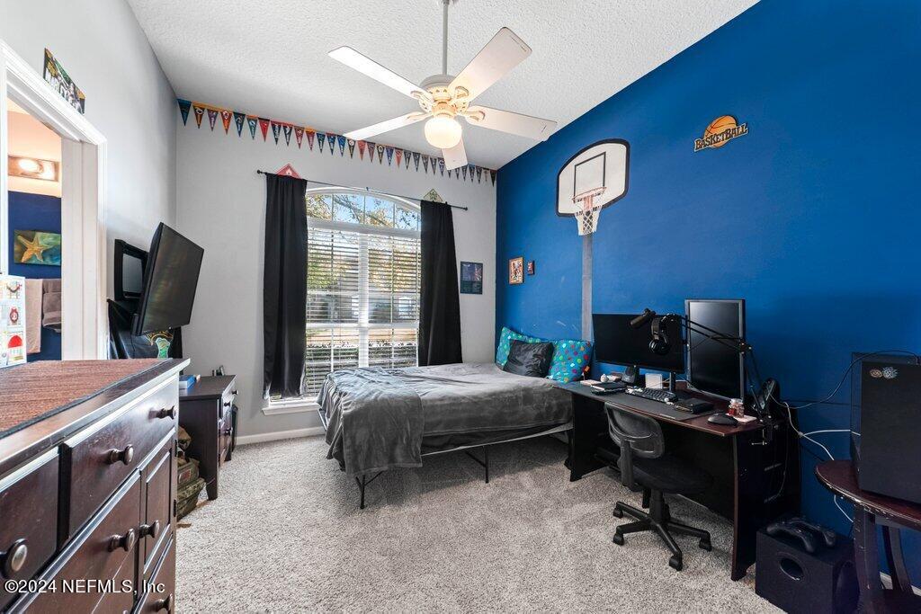 3800 W GLENDALE Court