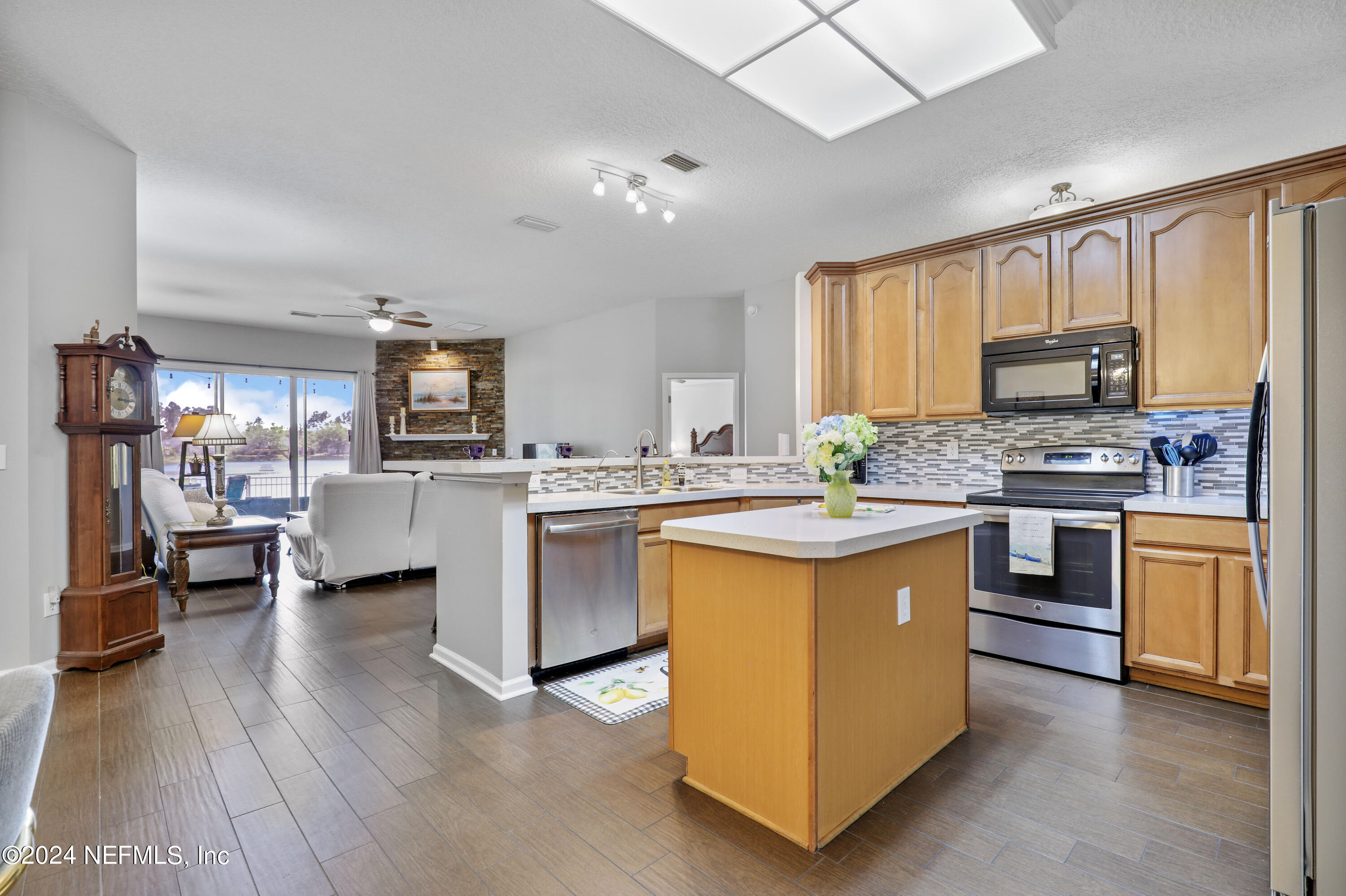 2902 EAGLE PRESERVE Boulevard