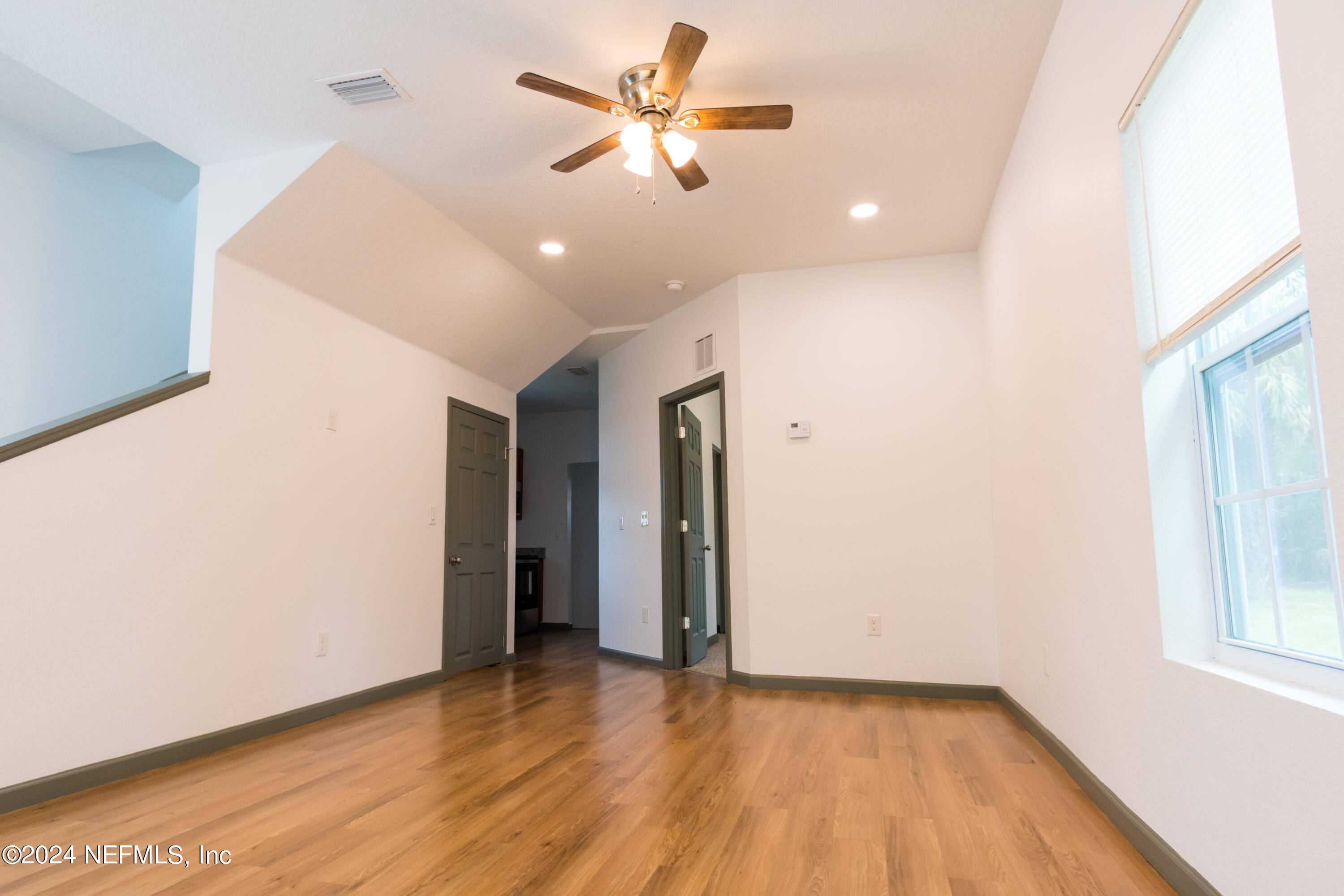 1375 EVERGREEN Avenue