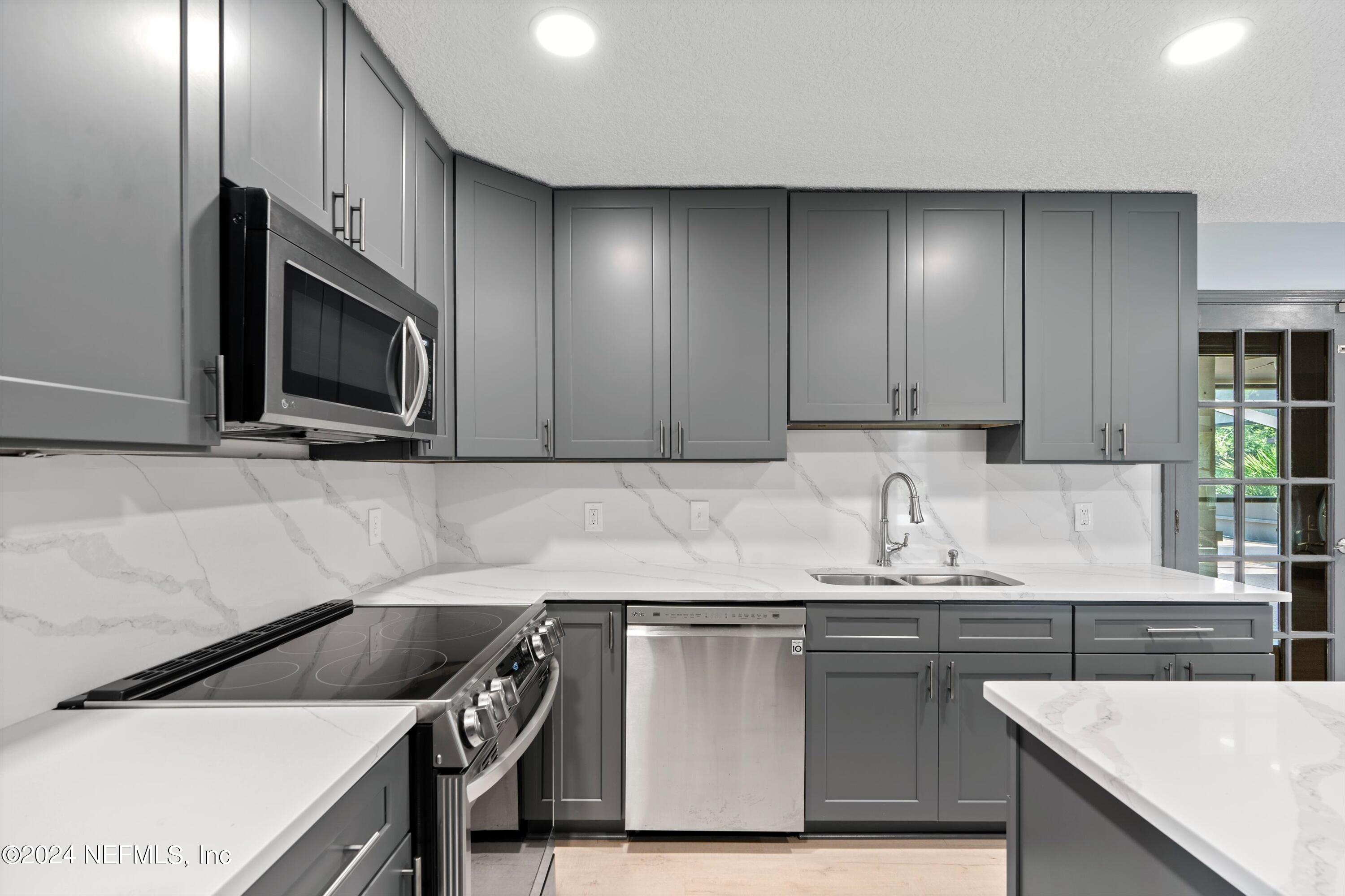 345 PERTHSHIRE Drive