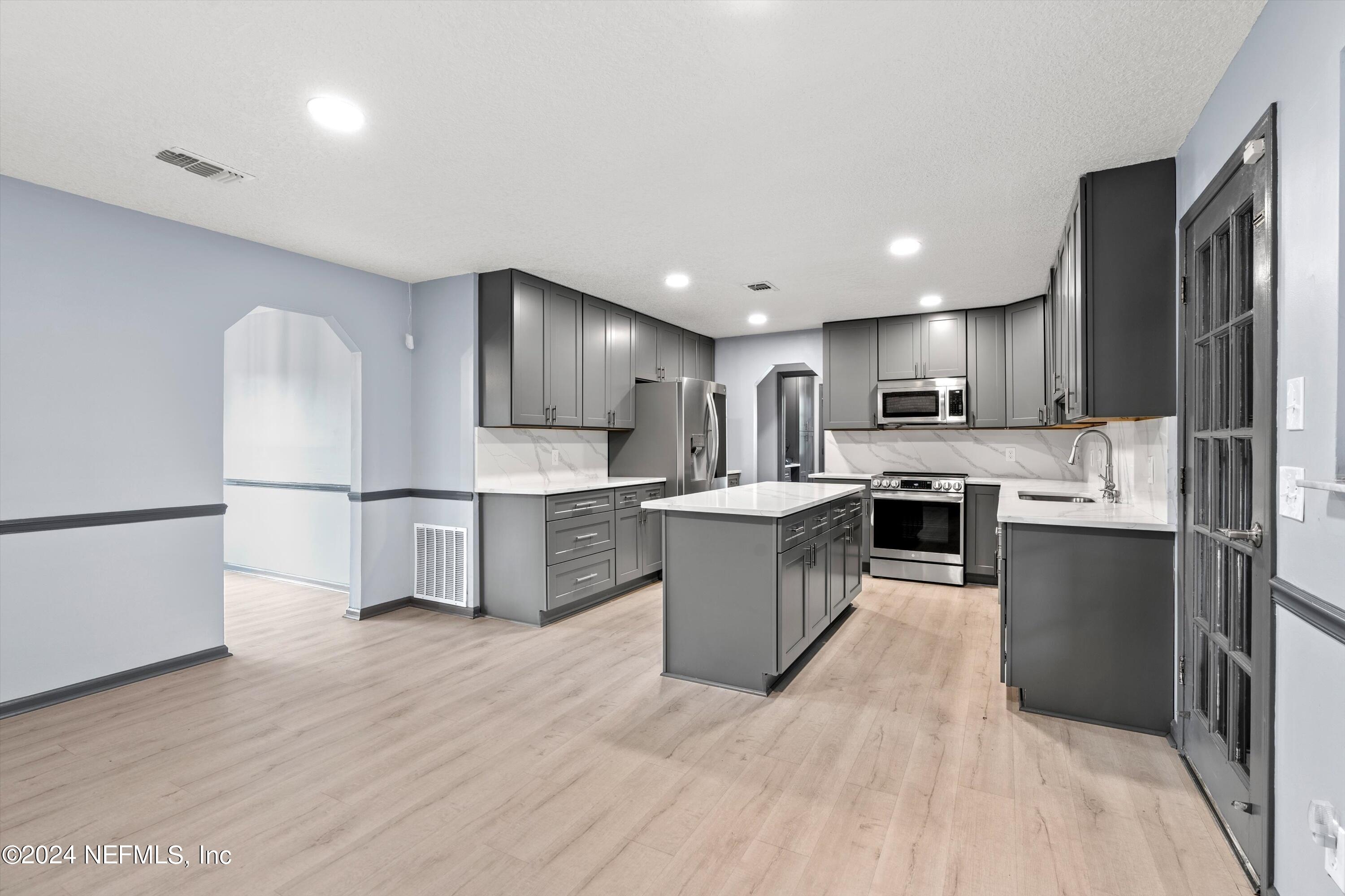 345 PERTHSHIRE Drive